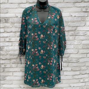 ❤️ NWT Juniors Green Floral Choker Shift Dress ❤️
